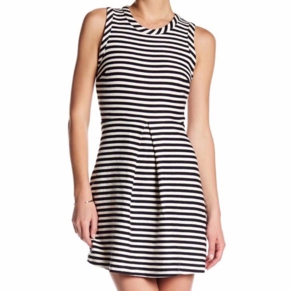 Madewell Dresses & Skirts - Madewell Black & White Striped Fit & Flare Sleeveless Afternoon Dress Size Small